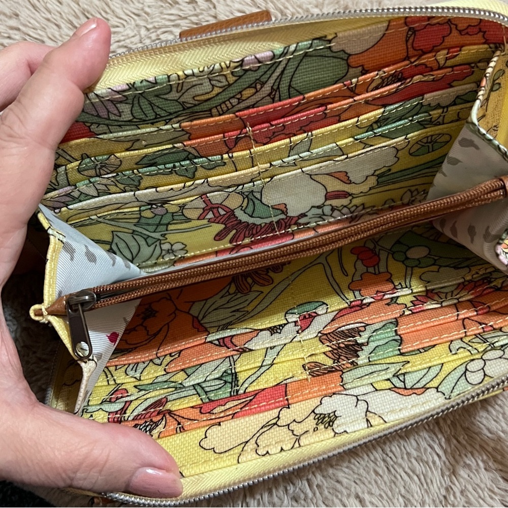 Sakroots wallett / wristlet . - Picture 2 of 2